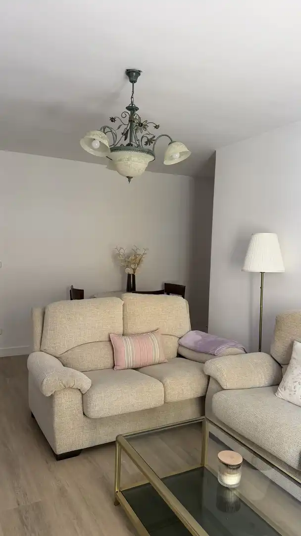 Room in Calle Batalla de Clavijo, 50, El Ejido - Santa Ana Living room of Flat for share in León Capital with Heating, Parquet flooring and Terrace