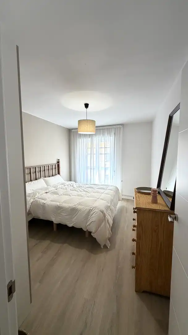 Room in Calle Batalla de Clavijo, 50, El Ejido - Santa Ana Bedroom of Flat for share in León Capital with Heating, Parquet flooring and Terrace