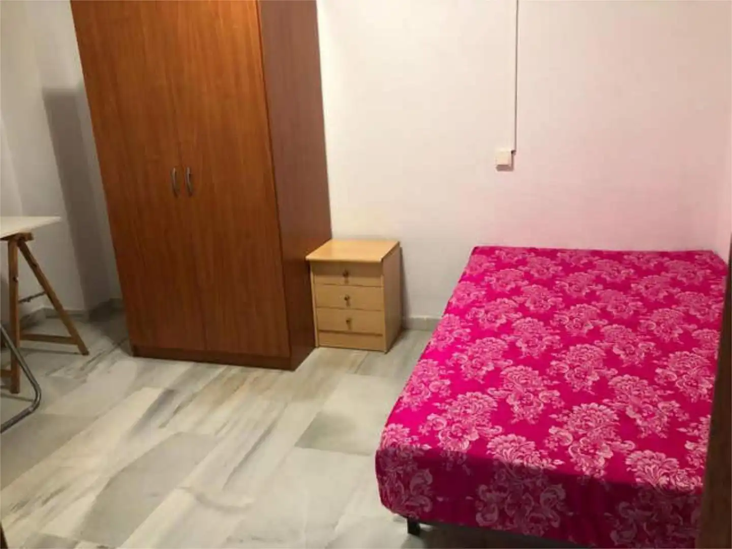 Habitación de Piso de alquiler en Jaén con Calefacción, Jardín privado y Terraza