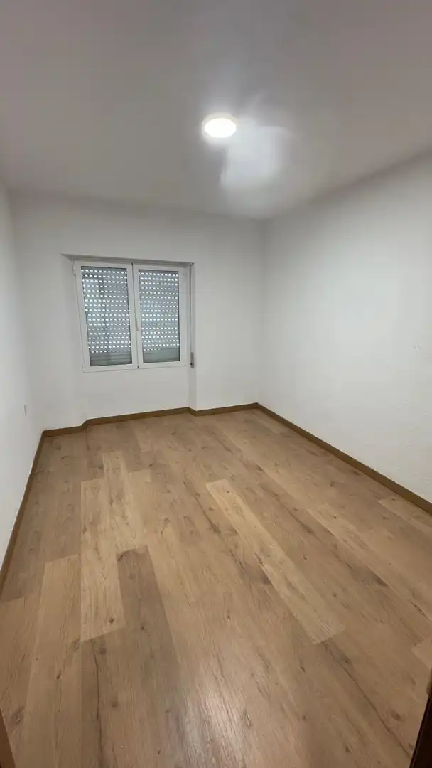 Habitación de Piso en venta en León Capital  con Calefacción, Parquet y Terraza