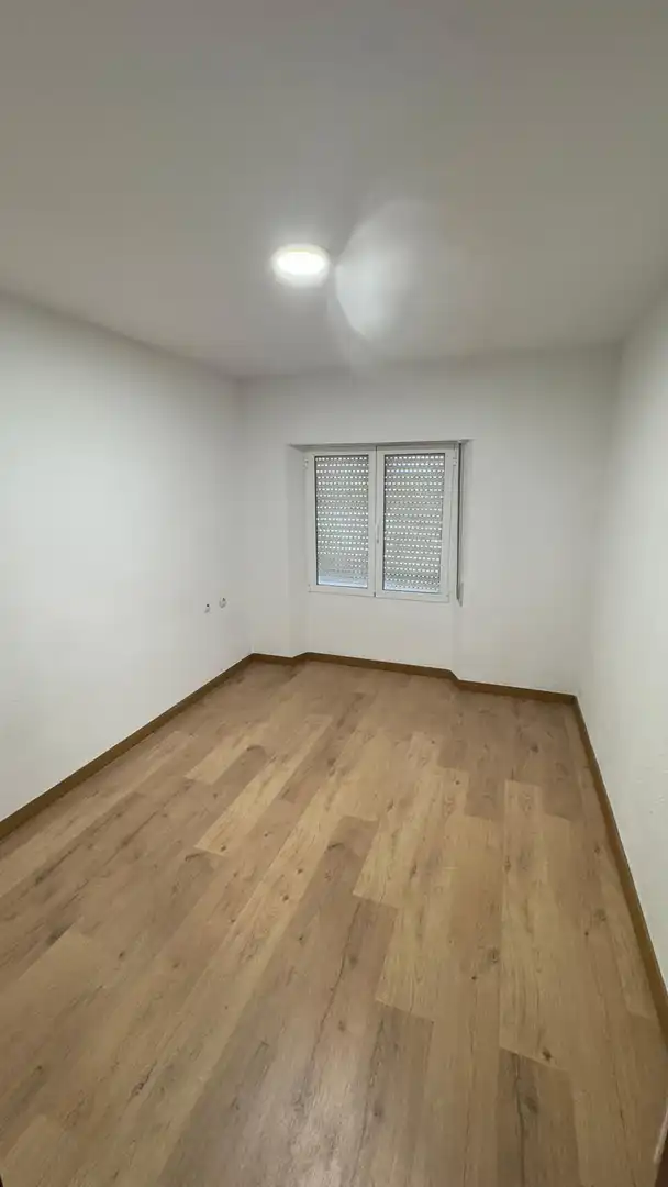 Habitación de Piso en venta en León Capital  con Calefacción, Parquet y Terraza