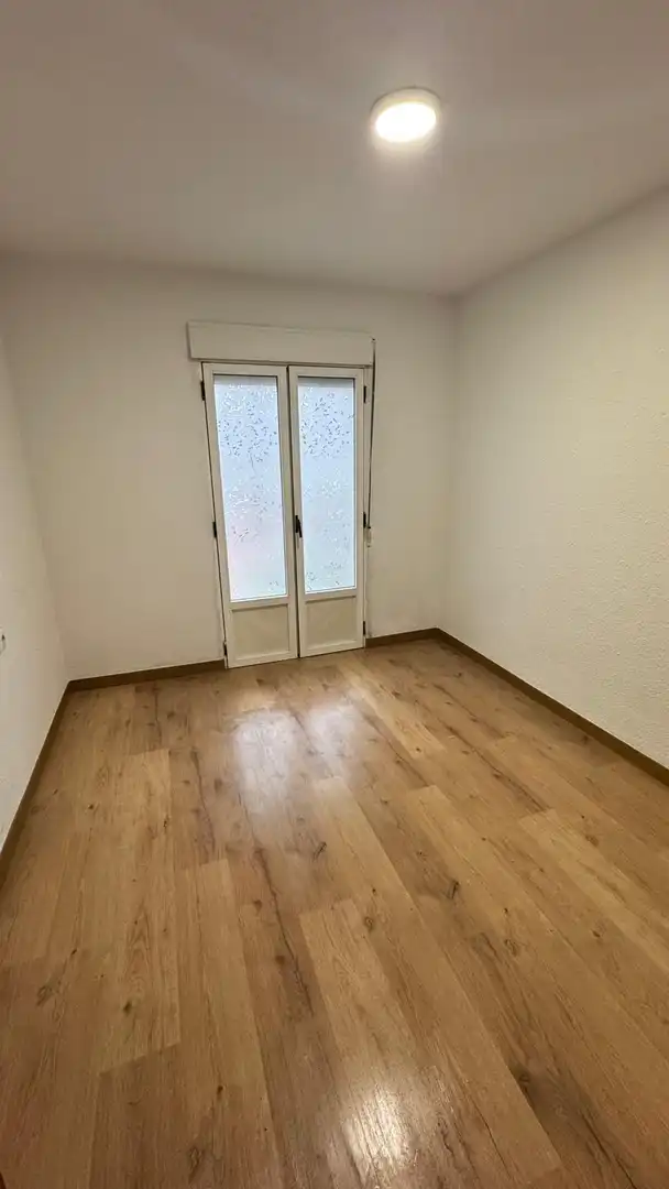 Habitación de Piso en venta en León Capital  con Calefacción, Parquet y Terraza