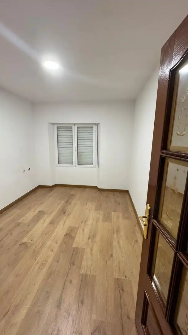 Habitación de Piso en venta en León Capital  con Calefacción, Parquet y Terraza