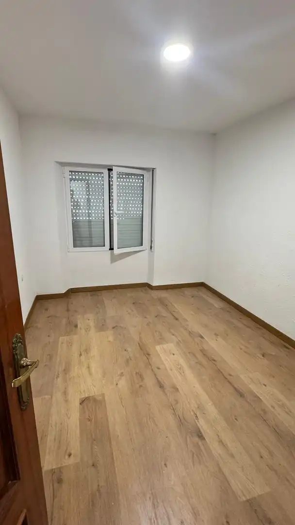 Habitación de Piso en venta en León Capital  con Calefacción, Parquet y Terraza