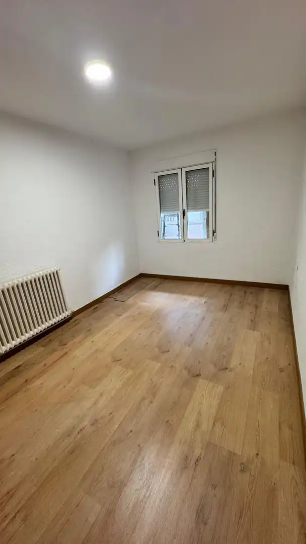 Habitación de Piso en venta en León Capital  con Calefacción, Parquet y Terraza
