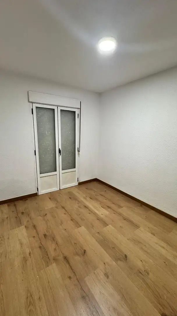 Habitación de Piso en venta en León Capital  con Calefacción, Parquet y Terraza