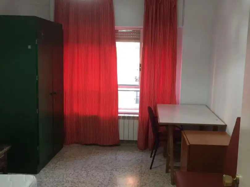 Piso de alquiler en Avenida de Hernán Cortés, 5, Ruta de la Plata Habitación de Piso de alquiler en Cáceres con Calefacción, Terraza y Amueblado