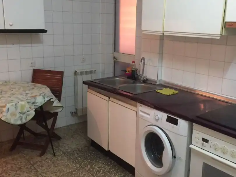 Piso de alquiler en Avenida de Hernán Cortés, 5, Ruta de la Plata Cocina de Piso de alquiler en Cáceres con Calefacción, Terraza y Amueblado
