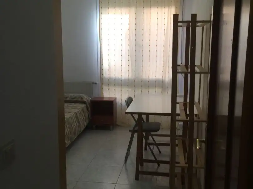 Flat for rent in Calle Colonia, 3, Ruta de la Plata Bedroom of Flat for rent in Cáceres with Heating, Furnished and Balcony