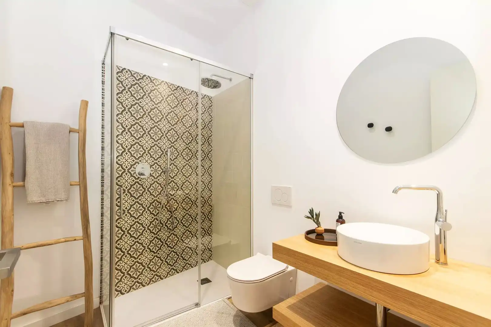 Bathroom of Flat for rent in  Palma de Mallorca  with Air Conditioner, Heating and Parquet flooring