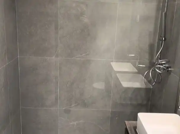 Flat for sale in Calle de Dulce Chacón, 25, Virgen del Cortijo - Manoteras Bathroom of Flat for sale in Madrid with Air Conditioner, Heating and Private garden