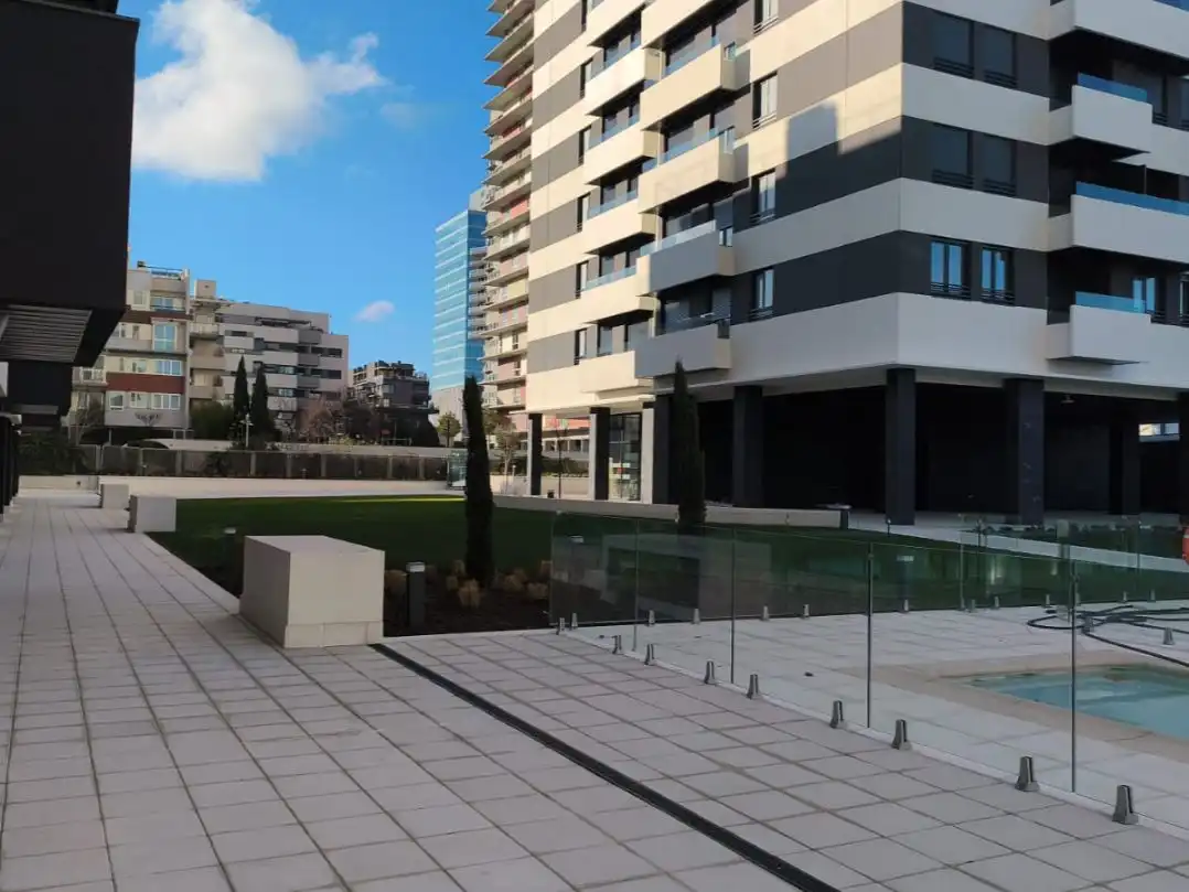 Flat for sale in Calle de Dulce Chacón, 25, Virgen del Cortijo - Manoteras Terrace of Flat for sale in Madrid with Air Conditioner, Heating and Private garden