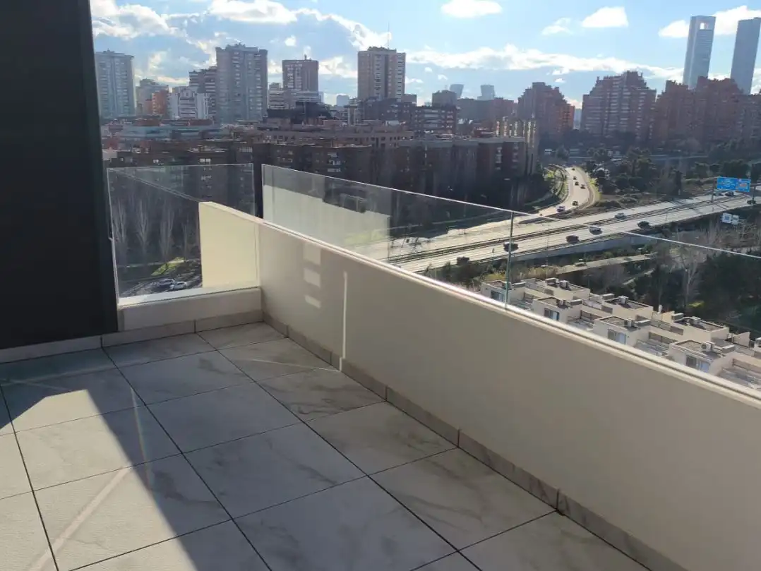 Flat for sale in Calle de Dulce Chacón, 25, Virgen del Cortijo - Manoteras Terrace of Flat for sale in Madrid with Air Conditioner, Heating and Private garden
