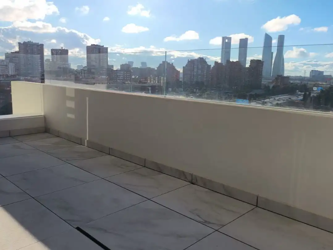 Flat for sale in Calle de Dulce Chacón, 25, Virgen del Cortijo - Manoteras Terrace of Flat for sale in Madrid with Air Conditioner, Heating and Private garden