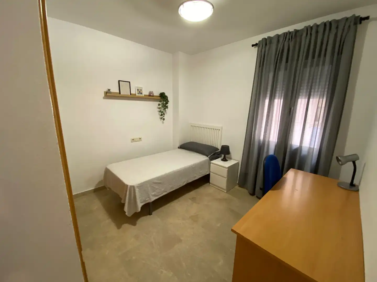 Piso de alquiler en Calle Franz Kafka, 10, El Tejar - Hacienda Bizcochero Habitación de Piso de alquiler en Málaga con Aire acondicionado, Calefacción y Jardín privado