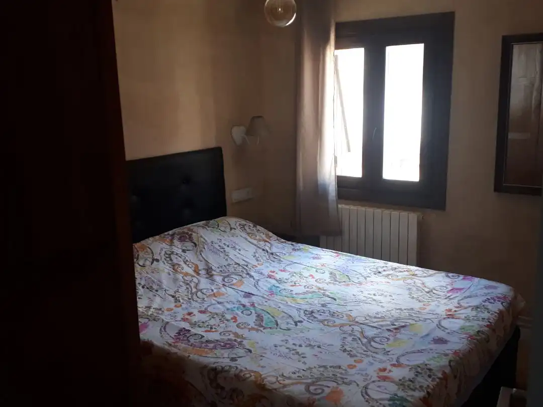 Dormitori de Casa adosada de lloguer en Benasque amb Calefacció, Parquet i Traster