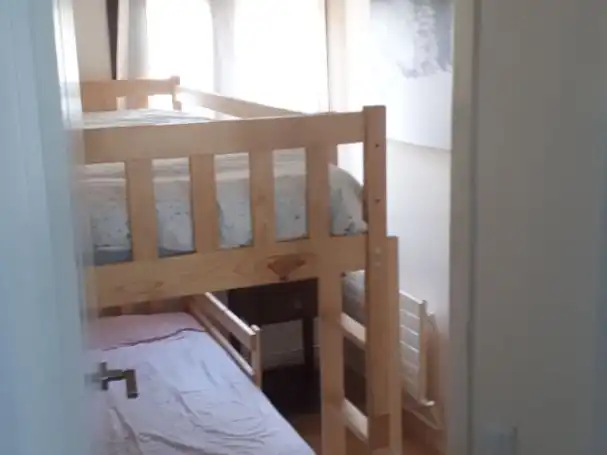 Dormitori de Casa adosada de lloguer en Benasque amb Calefacció, Parquet i Traster
