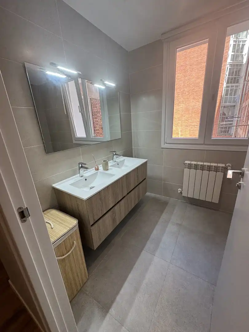Baño de Piso en venta en Burgos con Calefacción, Parquet y Terraza