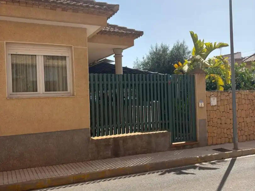 Vista exterior de Piso en venta en Pilar de la Horadada con Aire acondicionado, Terraza y Piscina
