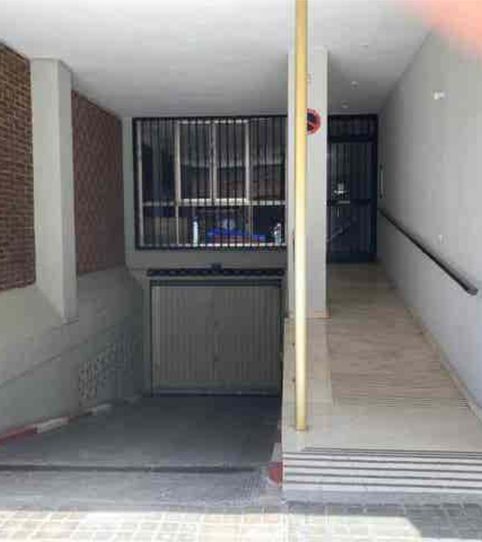 Foto 2 de Garatge de lloguer a Mont-Olivet, Valencia Capital