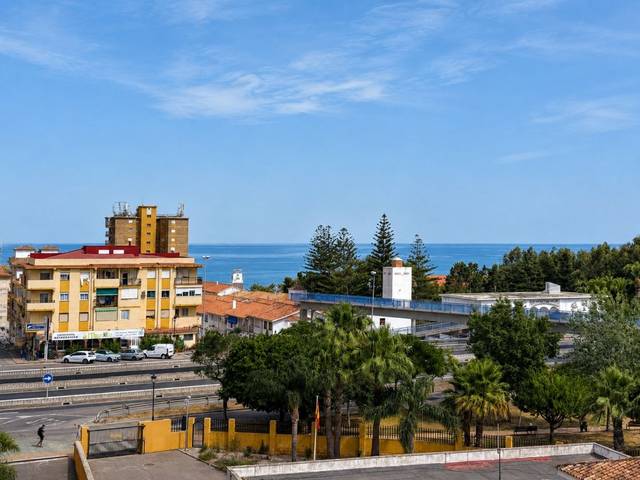 Piso en Venta en Avenida de la Paz, 5 en San Luis de Sabinillas