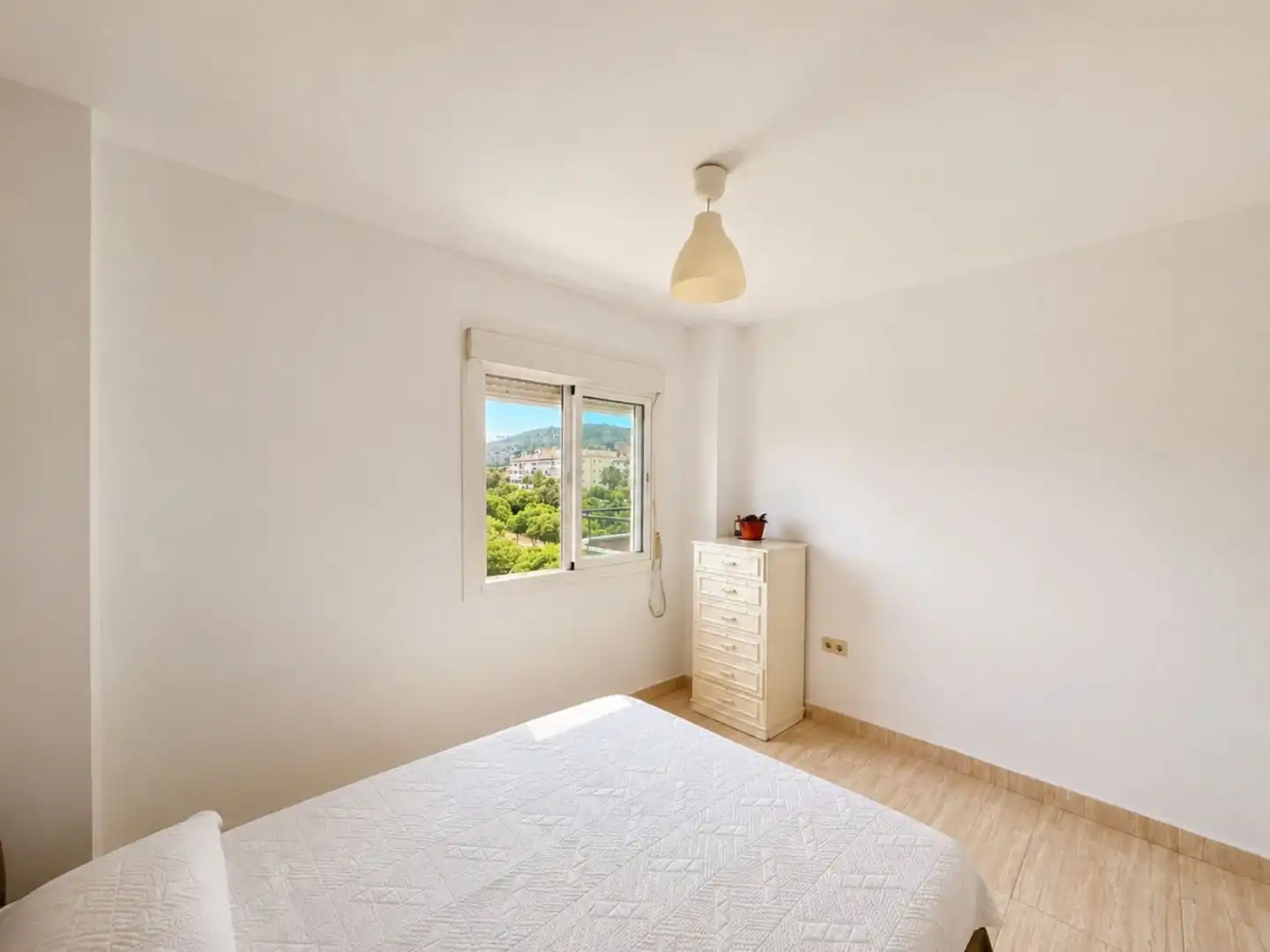 Wohnung zum Verkauf in Avenida de la Paz, 5, San Luis de Sabinillas Schlafzimmer von Wohnung zum Verkauf in Manilva mit Terrasse und Schwimmbad