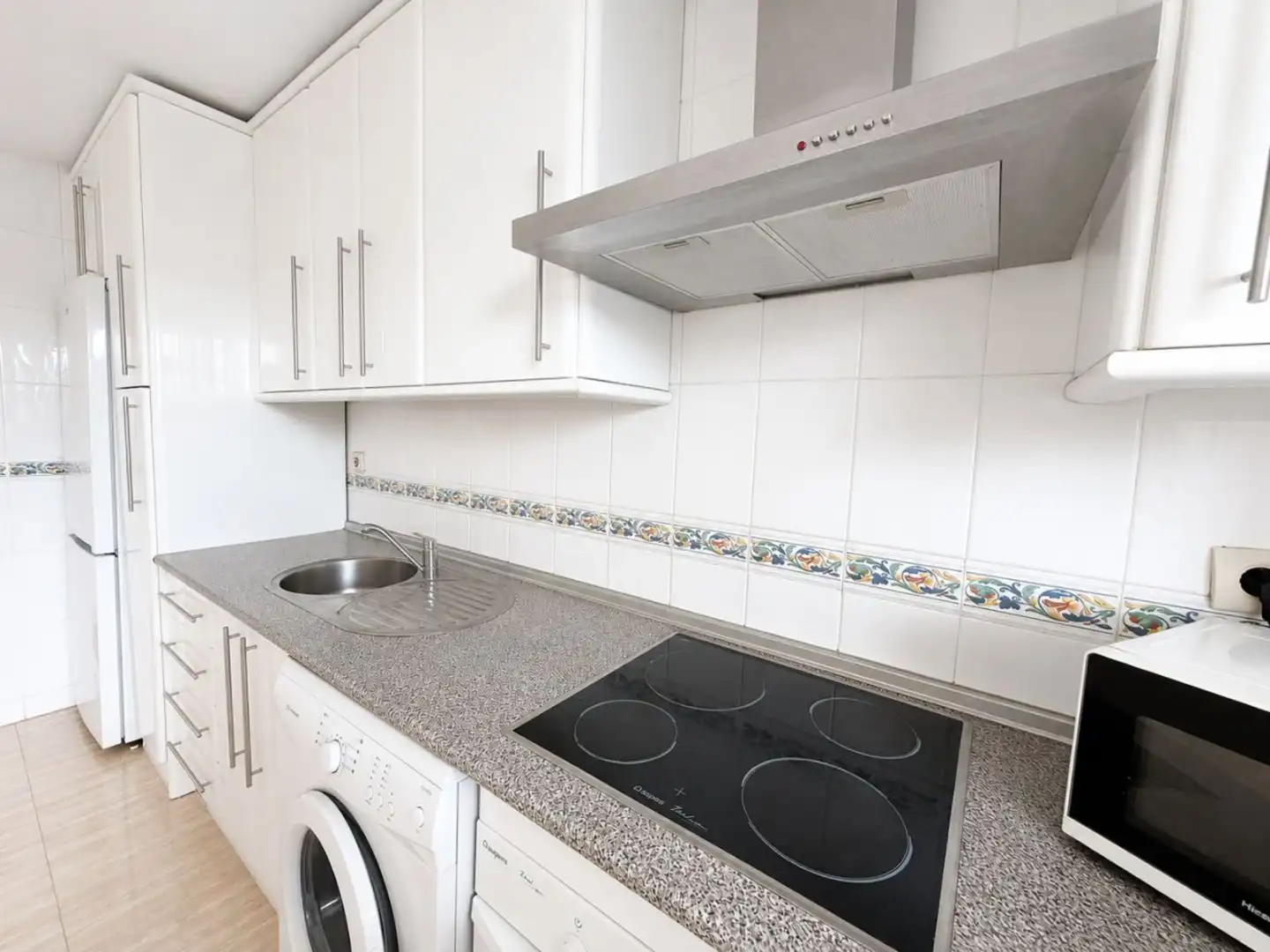 Wohnung zum Verkauf in Avenida de la Paz, 5, San Luis de Sabinillas Küche von Wohnung zum Verkauf in Manilva mit Terrasse und Schwimmbad