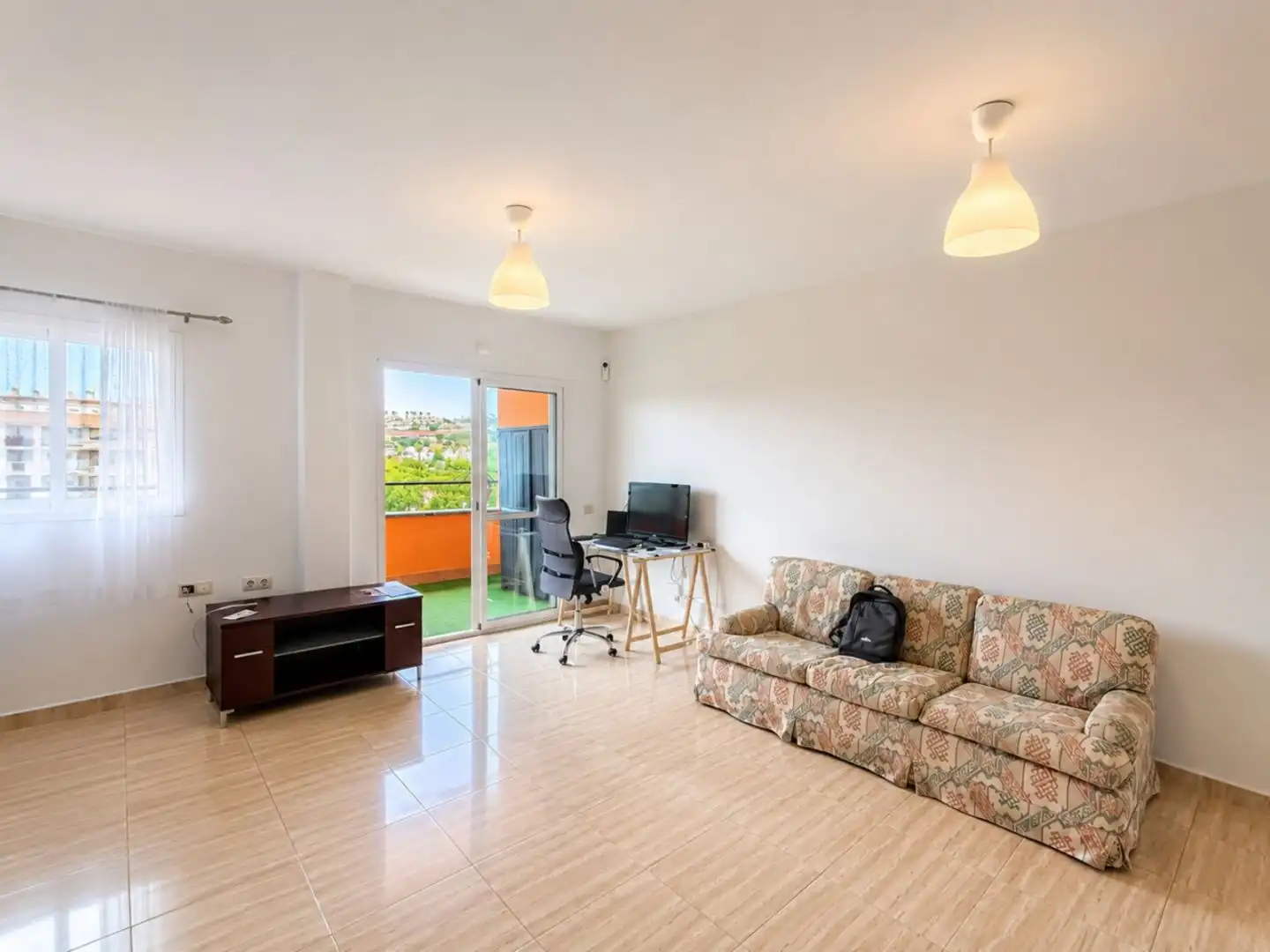 Wohnung zum Verkauf in Avenida de la Paz, 5, San Luis de Sabinillas Wohnzimmer von Wohnung zum Verkauf in Manilva mit Terrasse und Schwimmbad