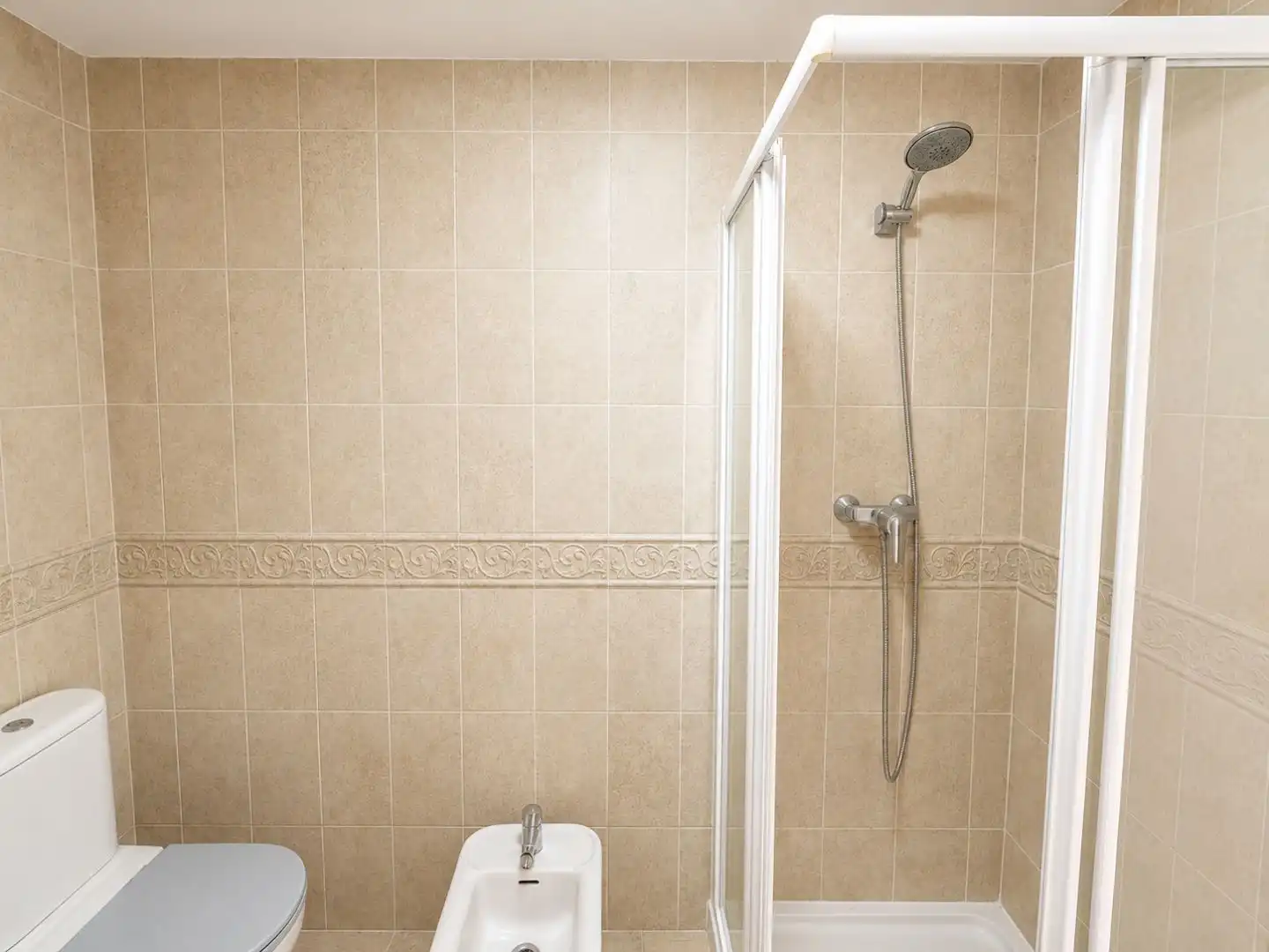 Wohnung zum Verkauf in Avenida de la Paz, 5, San Luis de Sabinillas Badezimmer von Wohnung zum Verkauf in Manilva mit Terrasse und Schwimmbad
