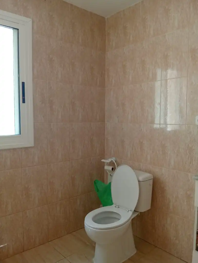 Einfamilien-Reihenhaus zum Verkauf in Carrer Major, 40b, Roquetes Badezimmer von Einfamilien-Reihenhaus zum Verkauf in Roquetes mit Terrasse und Balkon