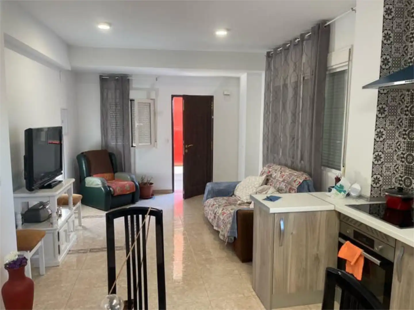 Piso en venta en Cogollos de la Vega Sala de estar de Piso en venta en Cogollos de la Vega con Amueblado