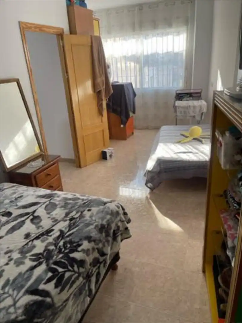 Piso en venta en Cogollos de la Vega Habitación de Piso en venta en Cogollos de la Vega con Amueblado