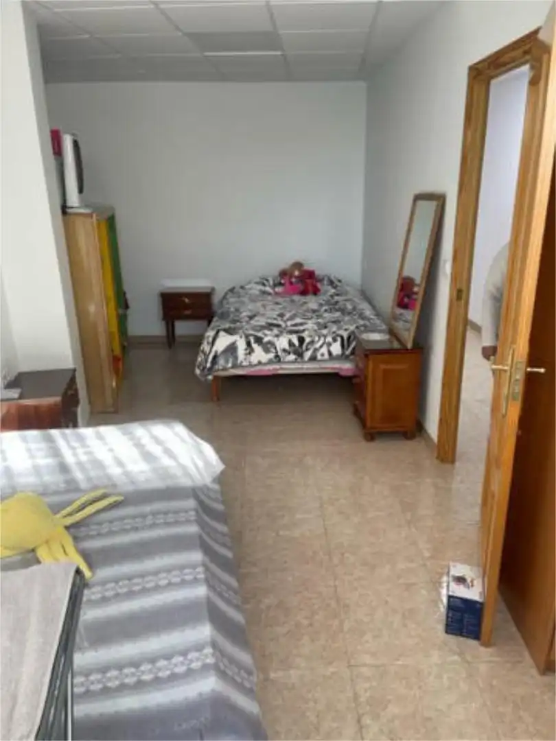 Piso en venta en Cogollos de la Vega Habitación de Piso en venta en Cogollos de la Vega con Amueblado
