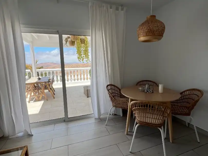 Piso de alquiler en Calle Celemín, 9, Los Valles Comedor de Piso de alquiler en Teguise con Aire acondicionado, Calefacción y Terraza