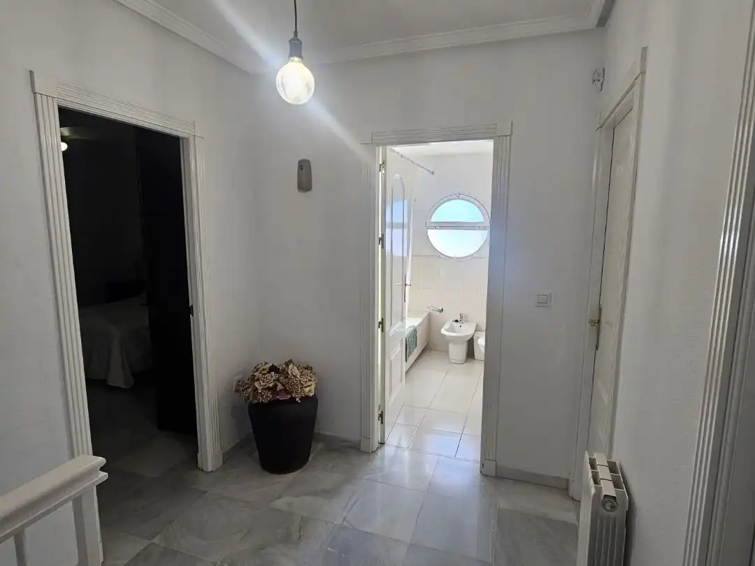 Bany de Casa o xalet en venda en Albolote amb Aire condicionat, Terrassa i Piscina