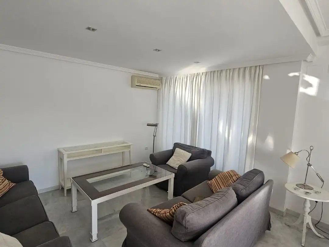 Sala d'estar de Casa o xalet en venda en Albolote amb Aire condicionat, Terrassa i Piscina