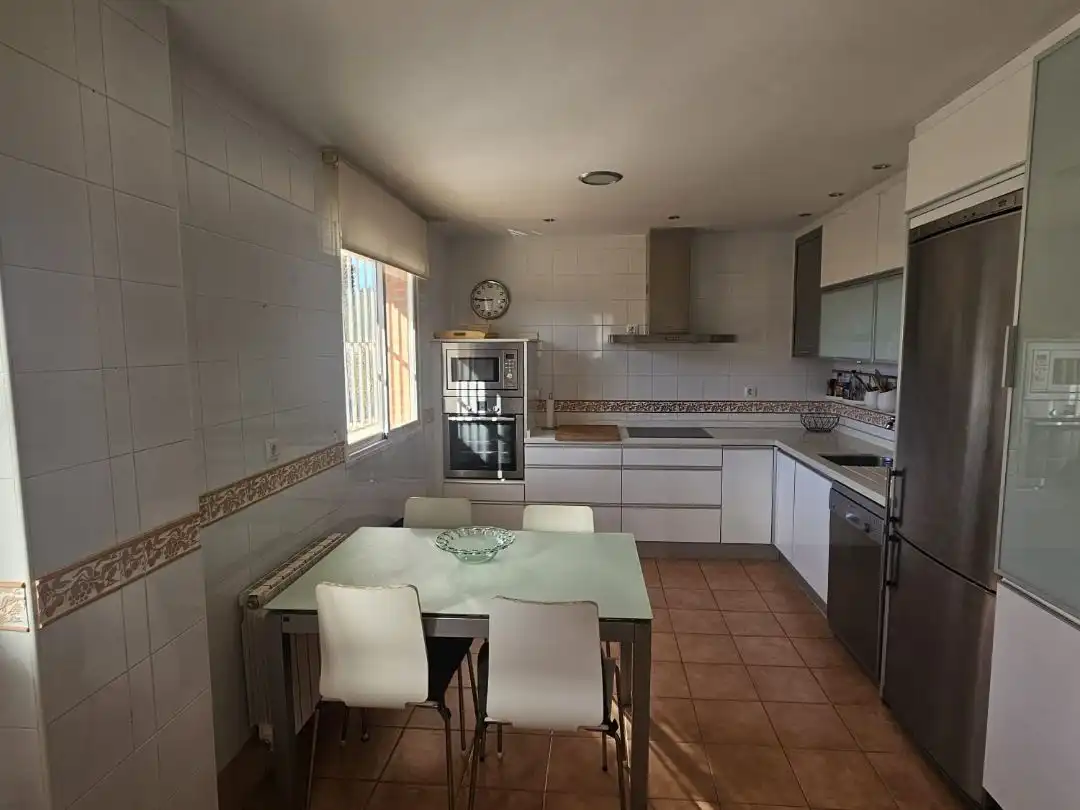 Cuina de Casa o xalet en venda en Albolote amb Aire condicionat, Terrassa i Piscina