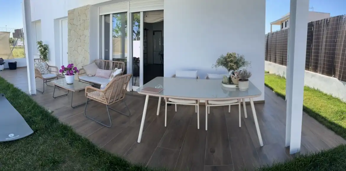 Terraza de Casa adosada en venta en Les Alqueries / Alquerías del Niño Perdido con Aire acondicionado, Calefacción y Jardín privado