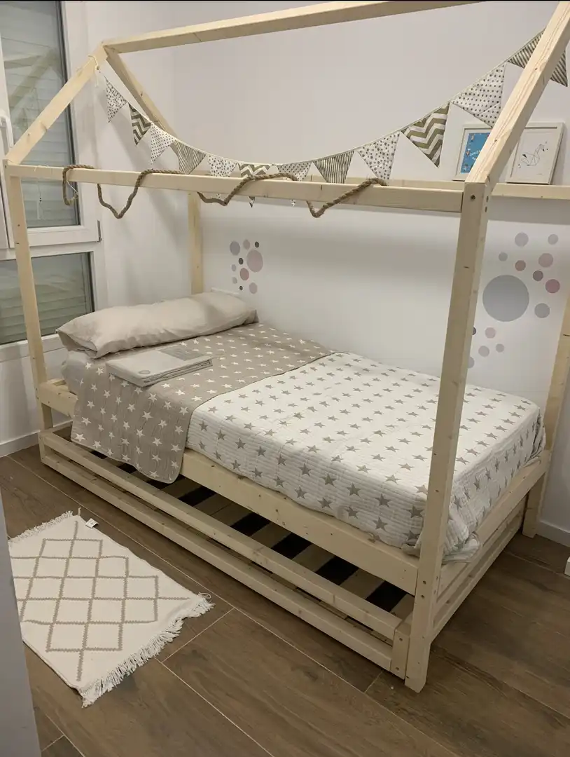 Habitación de Casa adosada en venta en Les Alqueries / Alquerías del Niño Perdido con Aire acondicionado, Calefacción y Jardín privado