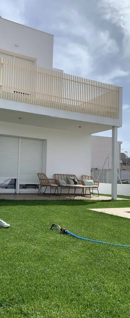 Terraza de Casa adosada en venta en Les Alqueries / Alquerías del Niño Perdido con Aire acondicionado, Calefacción y Jardín privado