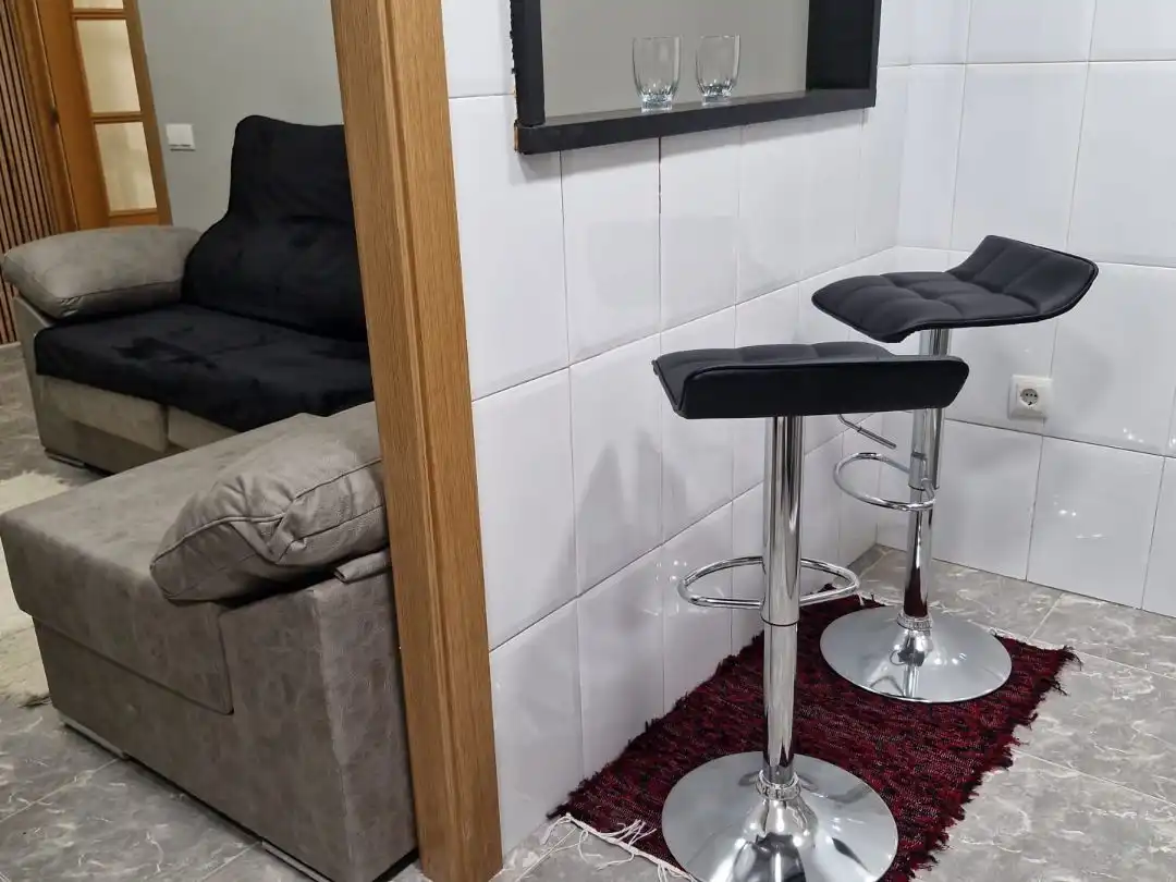 Sala d'estar de Pis en venda en Sant Boi de Llobregat amb Aire condicionat, Calefacció i Moblat