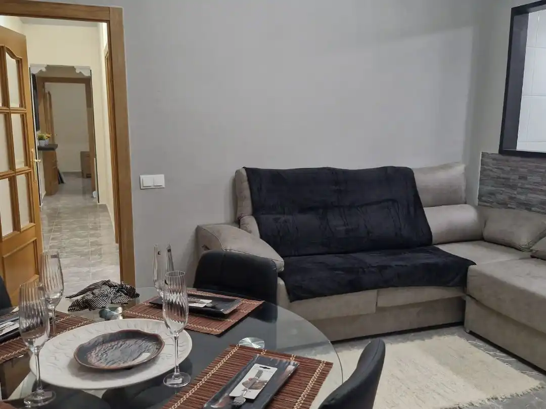 Sala d'estar de Pis en venda en Sant Boi de Llobregat amb Aire condicionat, Calefacció i Moblat