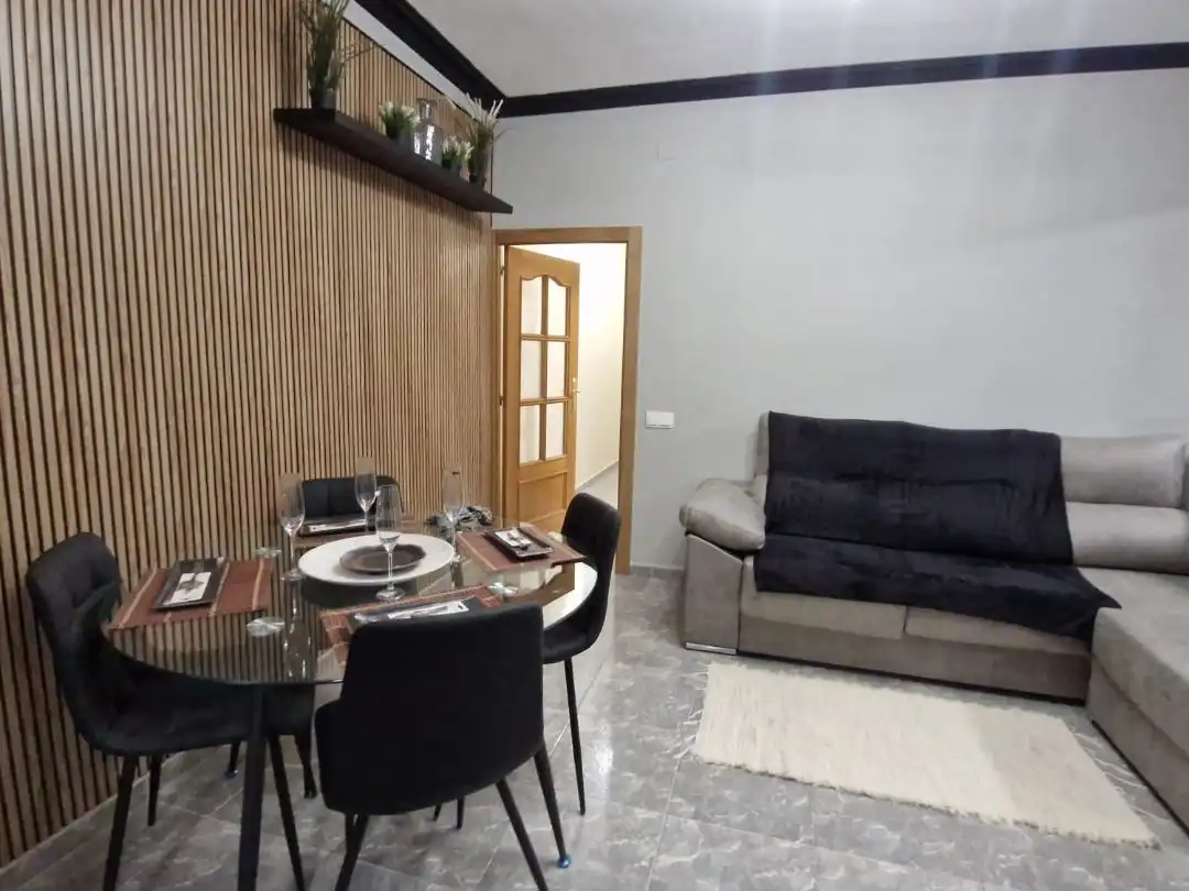 Sala d'estar de Pis en venda en Sant Boi de Llobregat amb Aire condicionat, Calefacció i Moblat