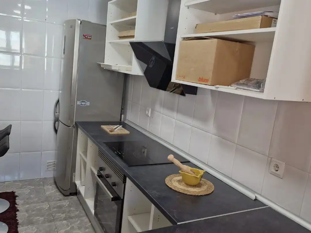 Cuina de Pis en venda en Sant Boi de Llobregat amb Aire condicionat, Calefacció i Moblat