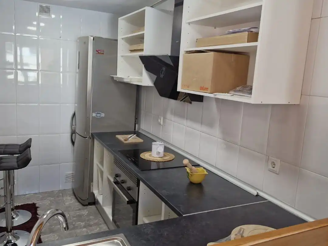 Cuina de Pis en venda en Sant Boi de Llobregat amb Aire condicionat, Calefacció i Moblat