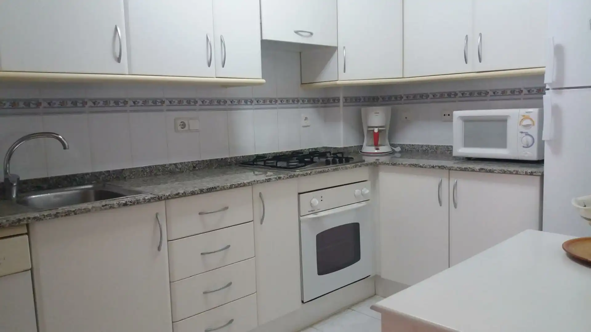 Apartament en venda a Carrer Joaquín Rodrigo, 6, L'Albir Cuina de Apartament en venda en L'Alfàs del Pi amb Aire condicionat i Terrassa