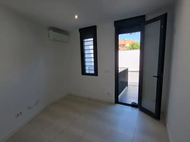 Balcony of Apartments for rent in Madrid  with Air Conditioner and Heating