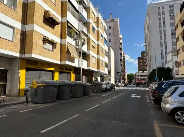 Außenansicht von Wohnung zur Miete in Sevilla mit Klimaanlage, Heizung und Möbliert