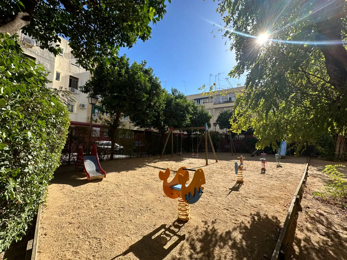 Außenansicht von Wohnung zur Miete in Sevilla mit Klimaanlage, Heizung und Möbliert