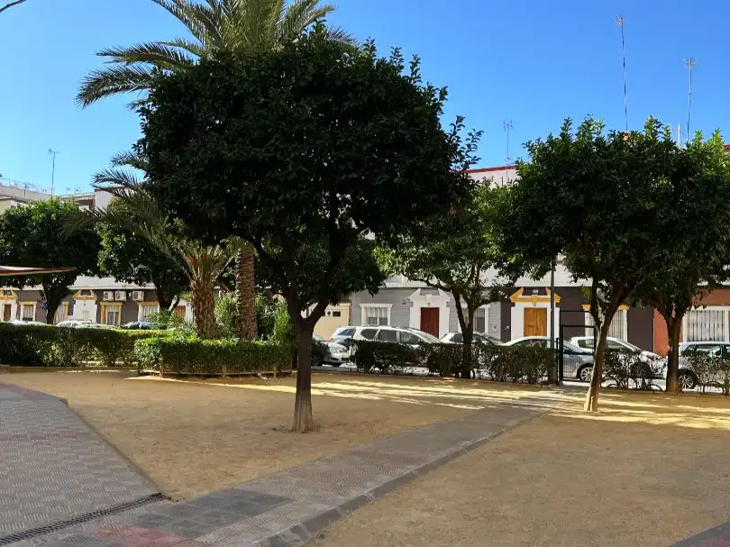 Außenansicht von Wohnung zur Miete in Sevilla mit Klimaanlage, Heizung und Möbliert